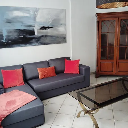 1 Ginco Πανσιόν *